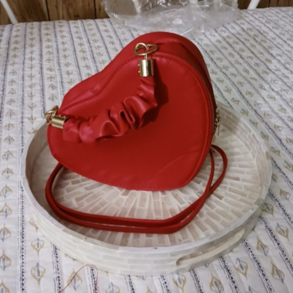 Red Heart Shaped Crossbody Bag, Y2K Novelty Shoulder Bag, Purse, Tote - Picture 8 of 12